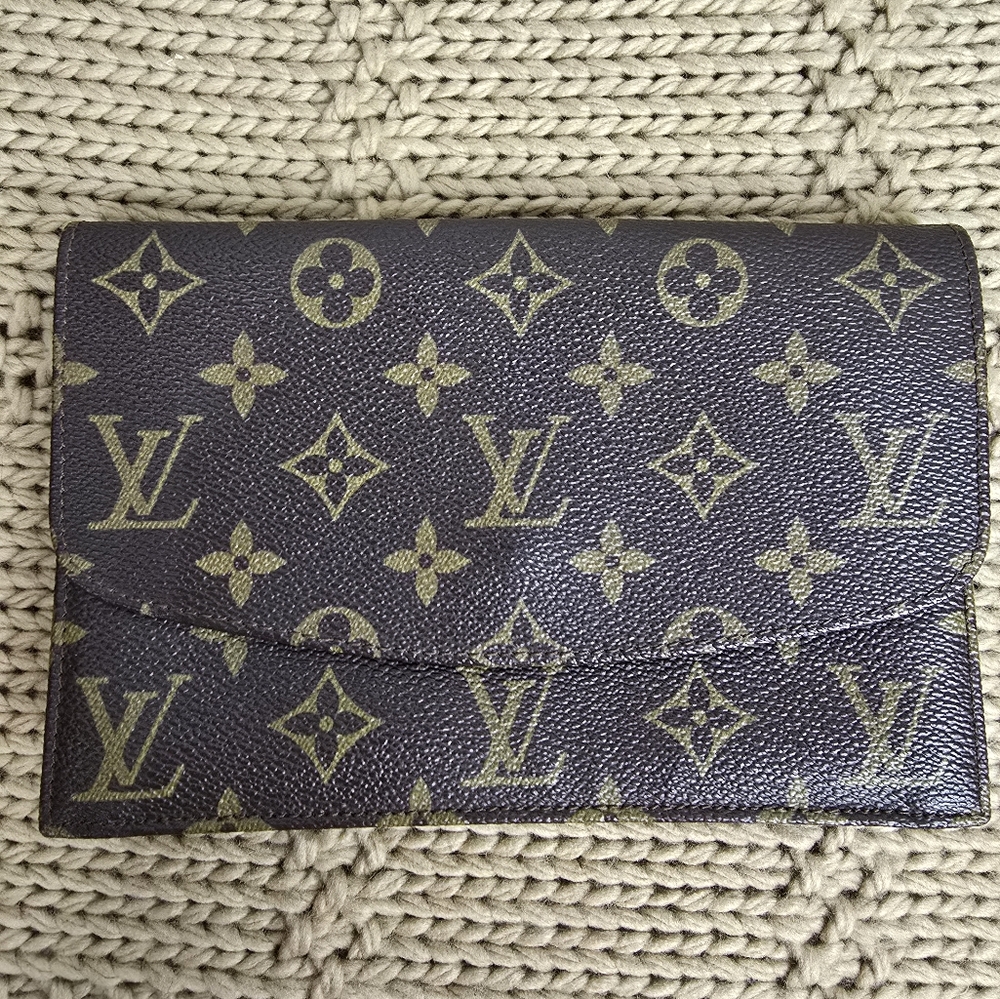 Louis Vuitton Rabit 20 Clutch Handbag